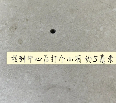 上街瓷砖空鼓维修公司专业解答在瓷砖铺贴过程中，如果砂料搅拌不均匀，将会带来以下问题