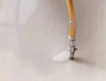 上街瓷砖空鼓维修公司专业解答在瓷砖铺贴过程中，如果使用的砂料过粗（如全部使用了粗砂），可能会导致以下问题